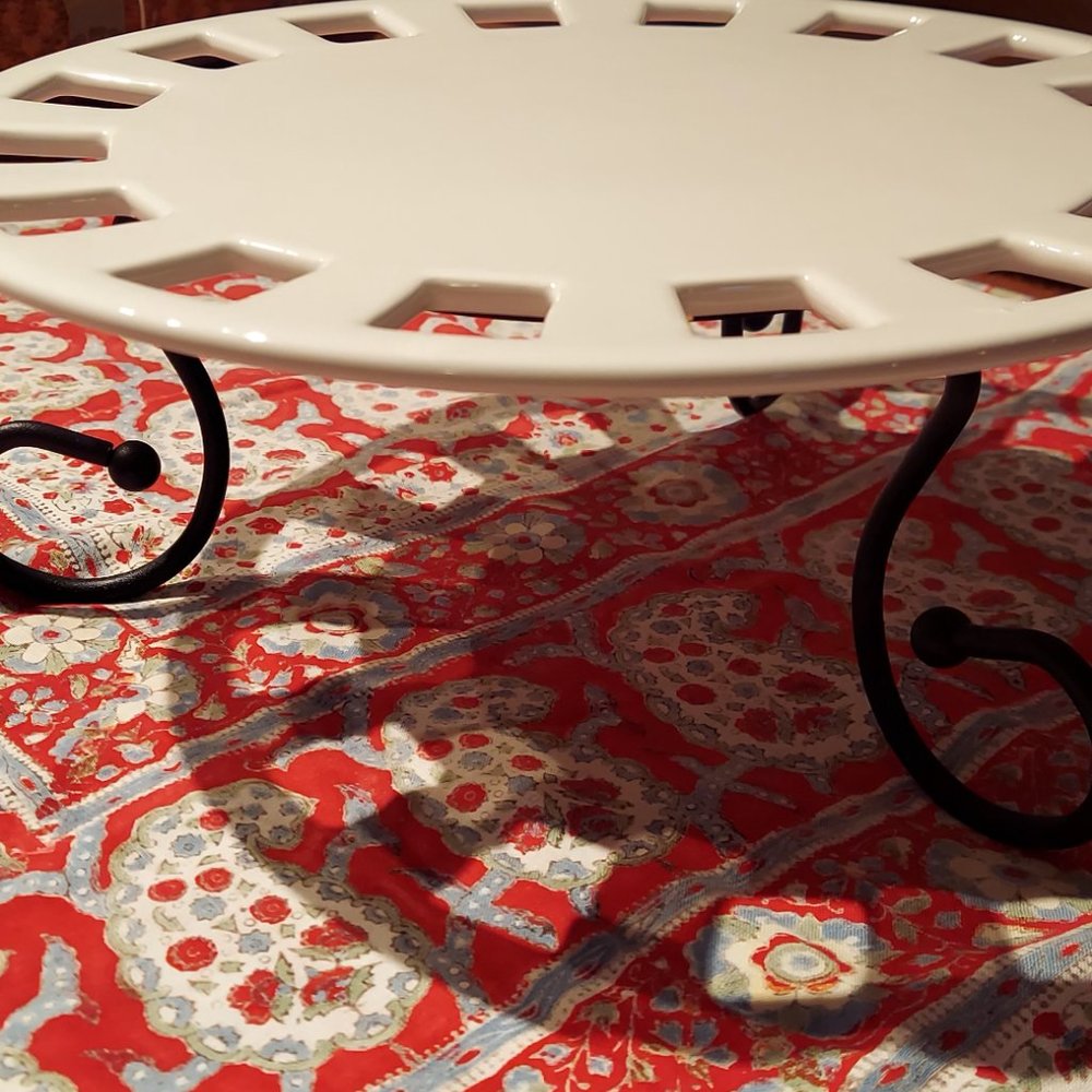 One-tier appetizer or cake/dessert serving platter